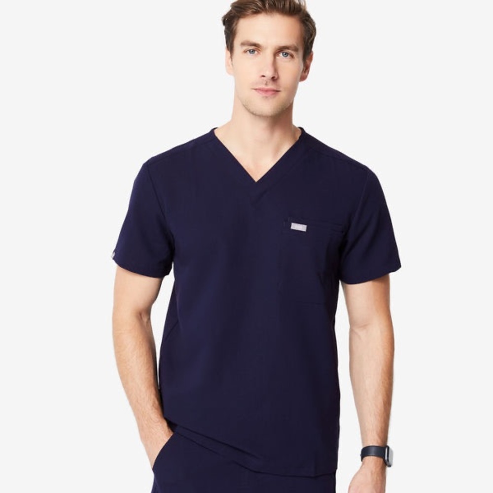 Figs scrub top in navy